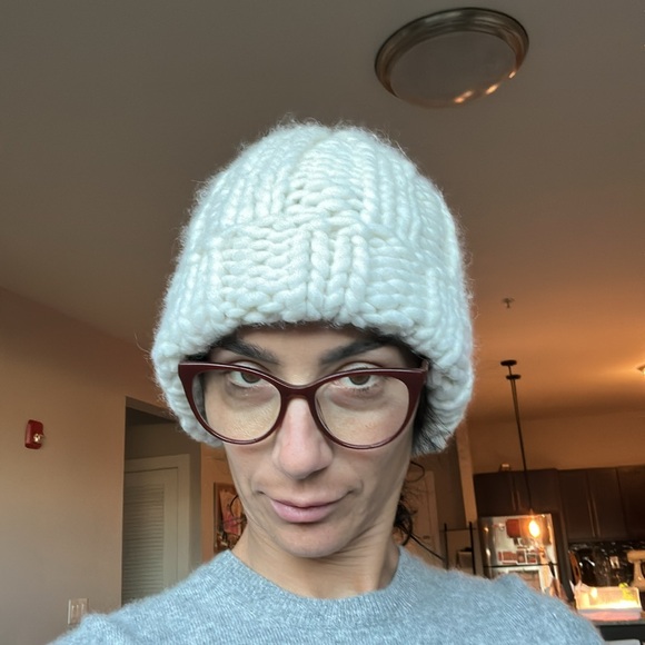 Handmade Merino wool hand knited chunky beanie one size Snow color - Picture 7 of 9